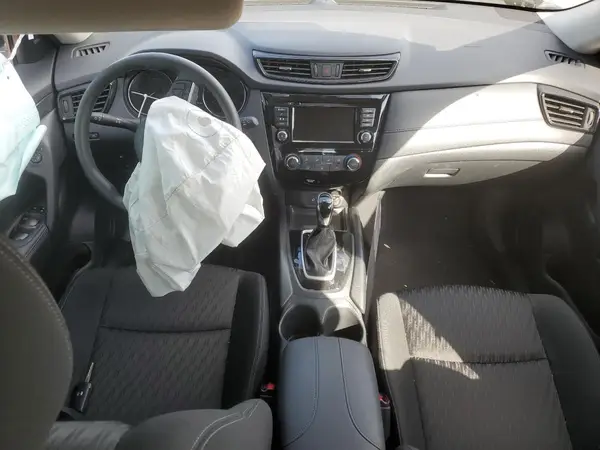 KNMAT2MV1JP588223 2018 NISSAN ROGUE - Image 8