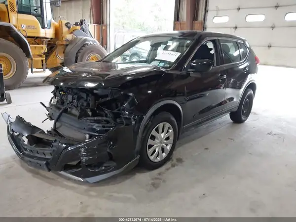 KNMAT2MV1JP588271 2018 NISSAN ROGUE - Image 2