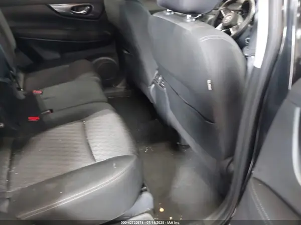 KNMAT2MV1JP588271 2018 NISSAN ROGUE - Image 8
