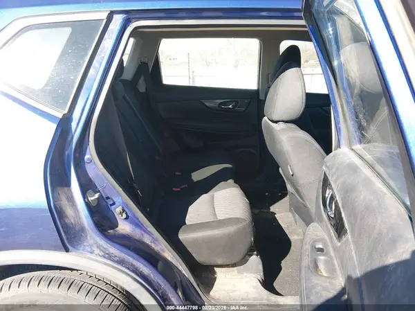 KNMAT2MV1JP588755 2018 NISSAN ROGUE - Image 8