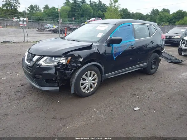 KNMAT2MV1JP589873 2018 NISSAN ROGUE - Image 2