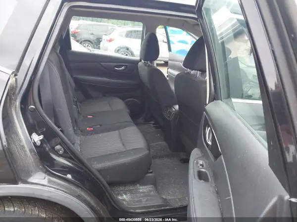 KNMAT2MV1JP589873 2018 NISSAN ROGUE - Image 8