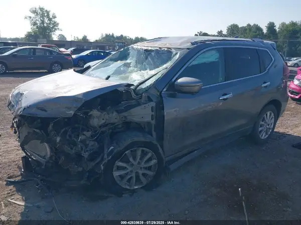KNMAT2MV1JP590344 2018 NISSAN ROGUE - Image 2