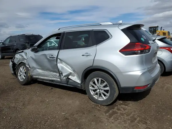 KNMAT2MV1JP590764 2018 NISSAN ROGUE - Image 2