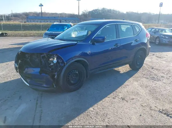 KNMAT2MV1JP593065 2018 NISSAN ROGUE - Image 2