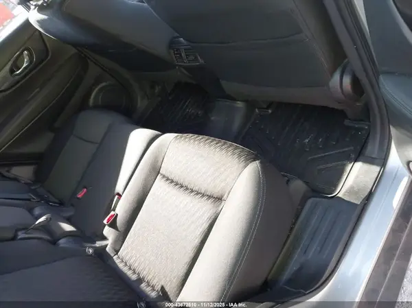 KNMAT2MV1JP594040 2018 NISSAN ROGUE - Image 8