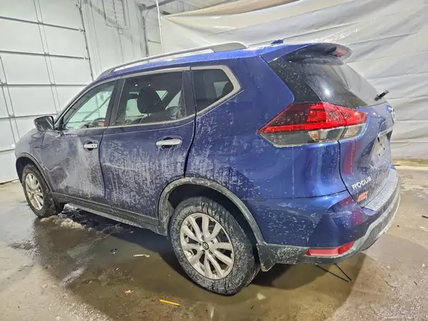 KNMAT2MV1JP594748 2018 NISSAN ROGUE - Image 2