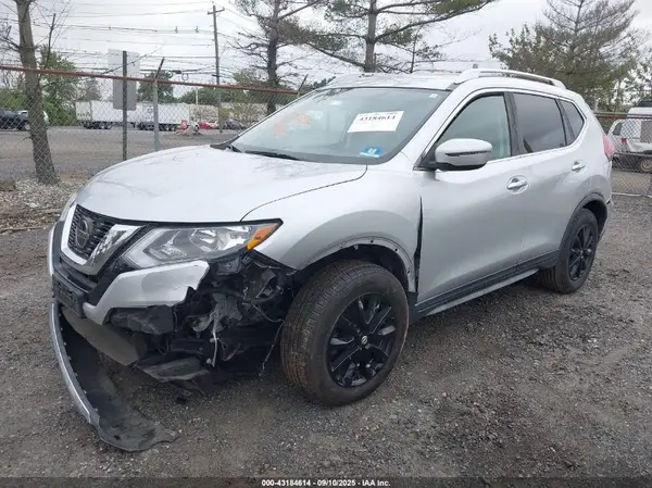 KNMAT2MV1JP594958 2018 NISSAN ROGUE - Image 2