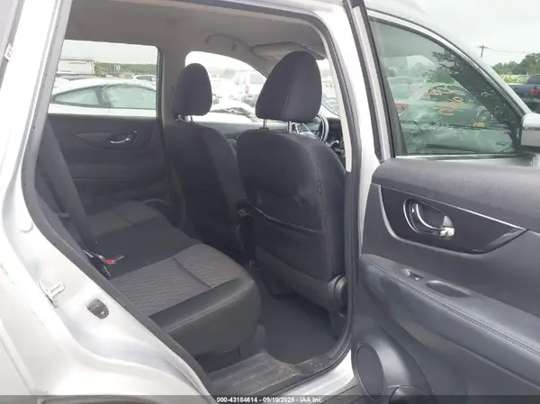 KNMAT2MV1JP594958 2018 NISSAN ROGUE - Image 8