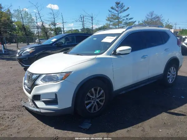 KNMAT2MV1JP596614 2018 NISSAN ROGUE - Image 2