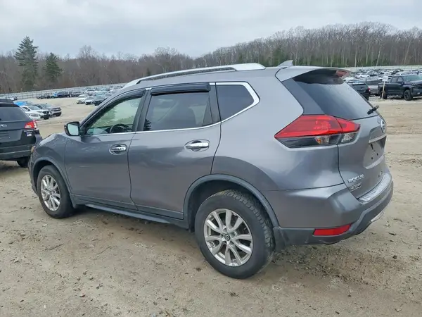 KNMAT2MV1JP597679 2018 NISSAN ROGUE - Image 2