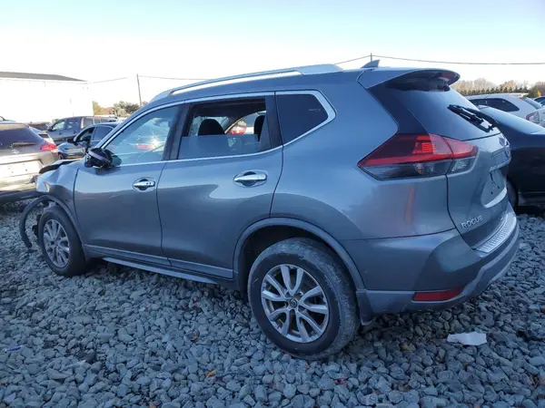 KNMAT2MV1JP597746 2018 NISSAN ROGUE - Image 2