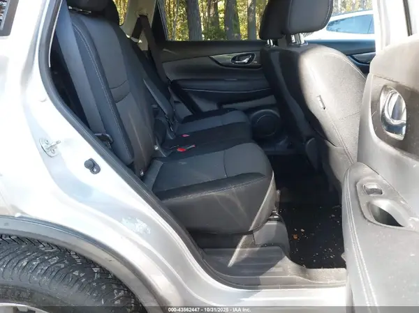 KNMAT2MV1JP599089 2018 NISSAN ROGUE - Image 8