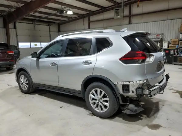 KNMAT2MV1JP601892 2018 NISSAN ROGUE - Image 2