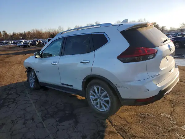 KNMAT2MV1JP603870 2018 NISSAN ROGUE - Image 2