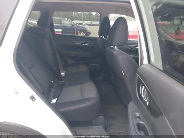 KNMAT2MV1JP607188 2018 NISSAN ROGUE - Image 8
