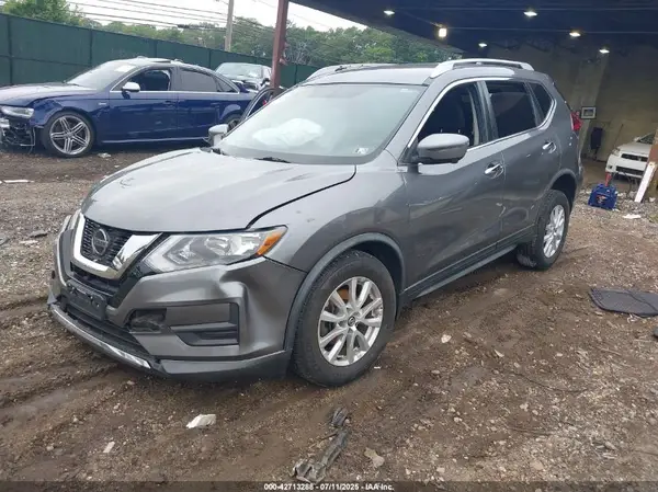 KNMAT2MV1JP610575 2018 NISSAN ROGUE - Image 2