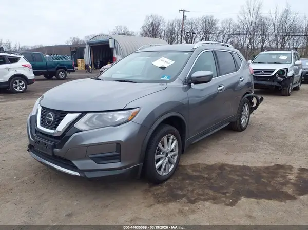 KNMAT2MV1JP611712 2018 NISSAN ROGUE - Image 2