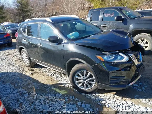 KNMAT2MV1JP614917 2018 NISSAN ROGUE - Image 1