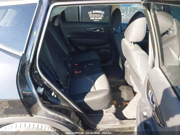 KNMAT2MV1JP614917 2018 NISSAN ROGUE - Image 8