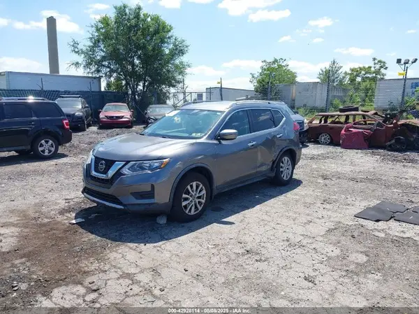KNMAT2MV1JP617333 2018 NISSAN ROGUE - Image 2
