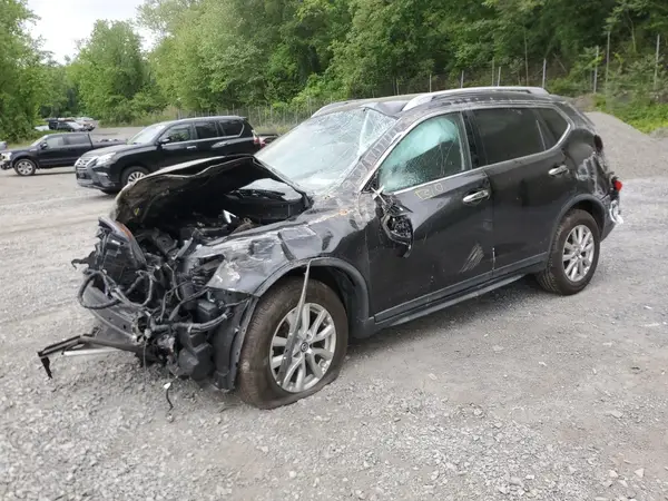 KNMAT2MV1JP621155 2018 NISSAN ROGUE - Image 1