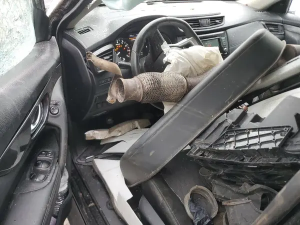 KNMAT2MV1JP621155 2018 NISSAN ROGUE - Image 8