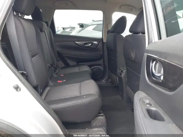 KNMAT2MV1KP533952 2019 NISSAN ROGUE - Image 8