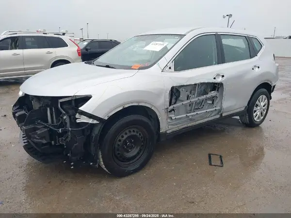 KNMAT2MV2GP658143 2016 NISSAN ROGUE - Image 2