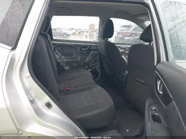 KNMAT2MV2GP658143 2016 NISSAN ROGUE - Image 8