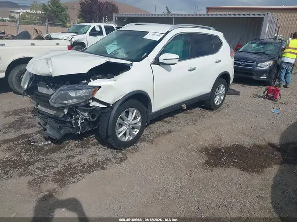 KNMAT2MV2GP734640 2016 NISSAN ROGUE - Image 2