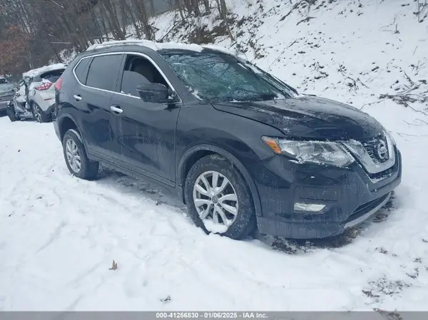 KNMAT2MV2HP504002 2017 NISSAN ROGUE - Image 1