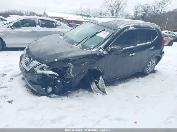 KNMAT2MV2HP504002 2017 NISSAN ROGUE - Image 2