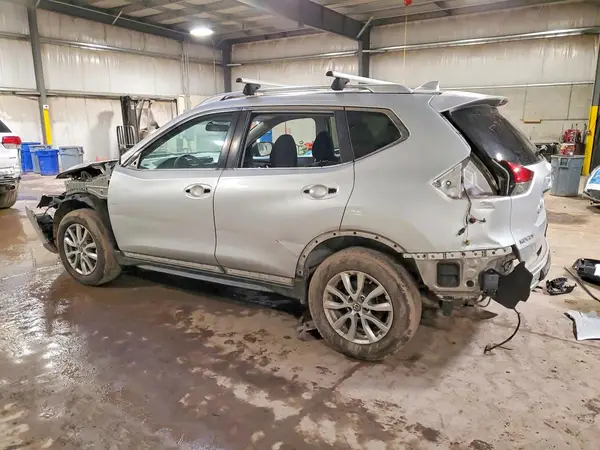 KNMAT2MV2HP504792 2017 NISSAN ROGUE - Image 2