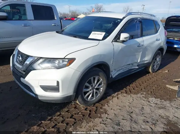 KNMAT2MV2HP506137 2017 NISSAN ROGUE - Image 2