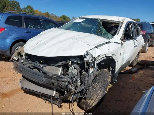 KNMAT2MV2HP510270 2017 NISSAN ROGUE - Image 2