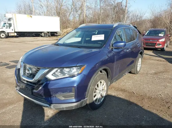 KNMAT2MV2HP513685 2017 NISSAN ROGUE - Image 2
