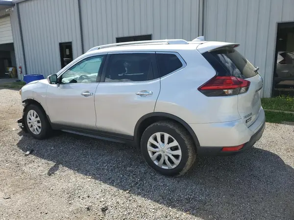 KNMAT2MV2HP517395 2017 NISSAN ROGUE - Image 2
