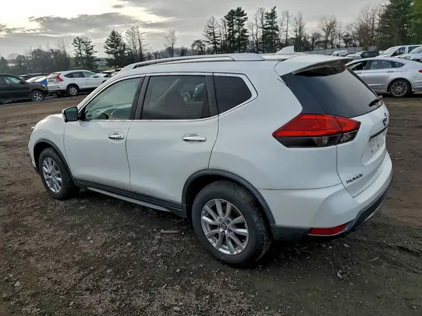 KNMAT2MV2HP518630 2017 NISSAN ROGUE - Image 2