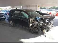 KNMAT2MV2HP520667 2017 NISSAN ROGUE