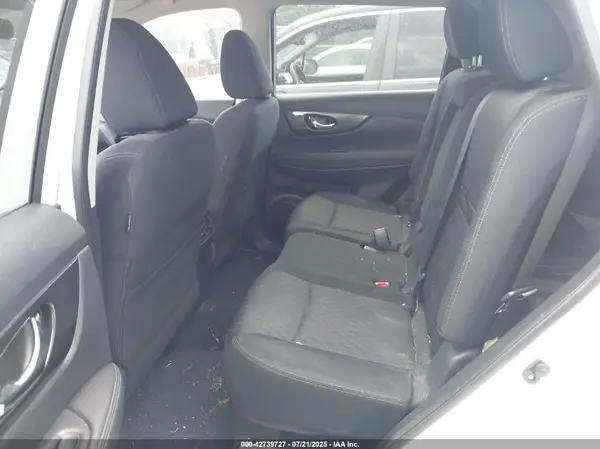KNMAT2MV2HP521642 2017 NISSAN ROGUE - Image 8
