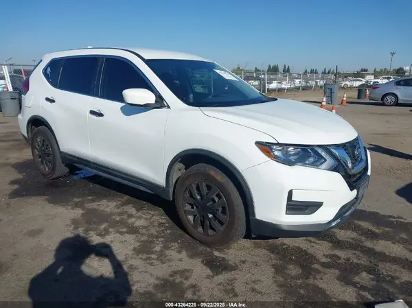 KNMAT2MV2HP521933 2017 NISSAN ROGUE - Image 1