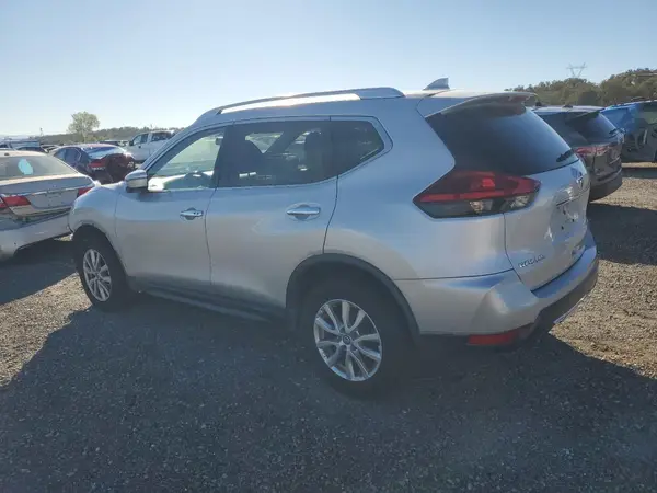 KNMAT2MV2HP522192 2017 NISSAN ROGUE - Image 2