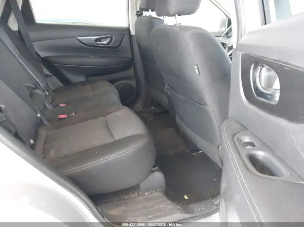KNMAT2MV2HP530342 2017 NISSAN ROGUE - Image 8