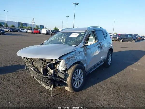 KNMAT2MV2HP531121 2017 NISSAN ROGUE - Image 2