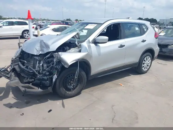 KNMAT2MV2HP538019 2017 NISSAN ROGUE - Image 2