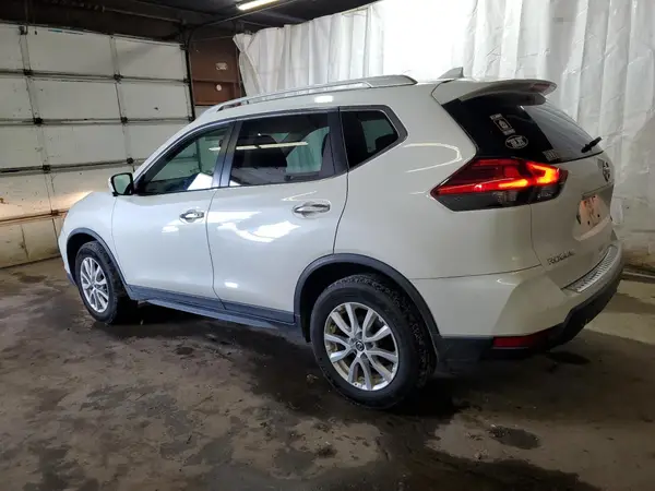 KNMAT2MV2HP538599 2017 NISSAN ROGUE - Image 2