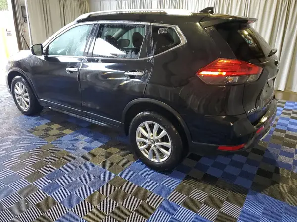 KNMAT2MV2HP540045 2017 NISSAN ROGUE - Image 2