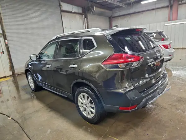 KNMAT2MV2HP544788 2017 NISSAN ROGUE - Image 2
