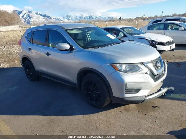 KNMAT2MV2HP555791 2017 NISSAN ROGUE - Image 1